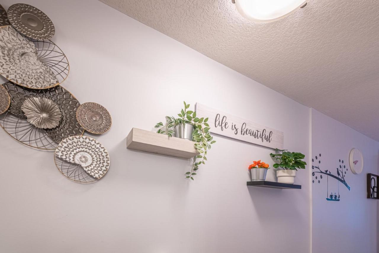 Romantic Studio With Kitchen & Ac & Bbq & A Huge Balcony 164 Canmore Buitenkant foto